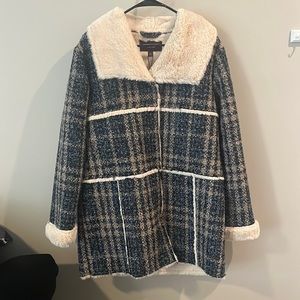 Johnston and Murphy Women’s Blue Plaid Coat w/ Inside Fur